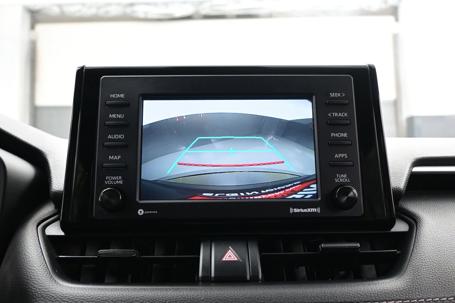 Used 2021 Toyota RAV4 LE AWD/4WD image 17
