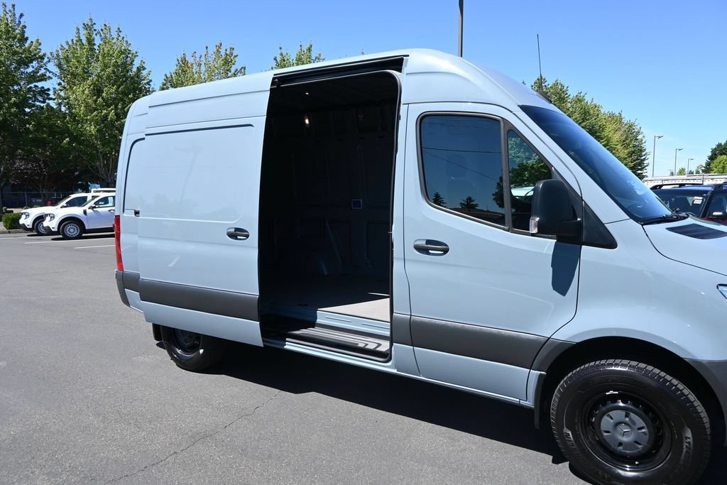 Used 2019 Mercedes-Benz Sprinter 144 image 45