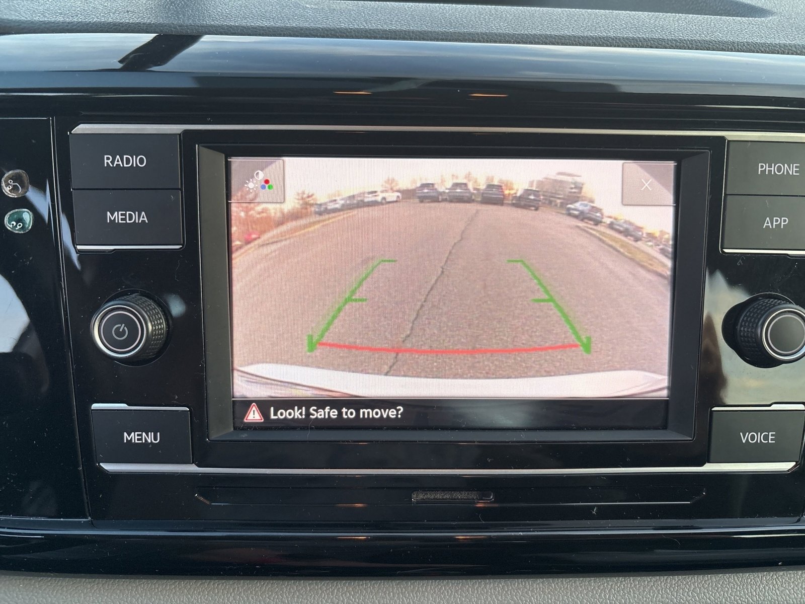 Used 2022 Volkswagen Taos S image 3