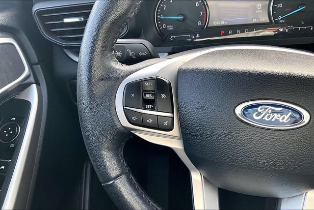 Used 2023 Ford Explorer XLT AWD/4WD image 11