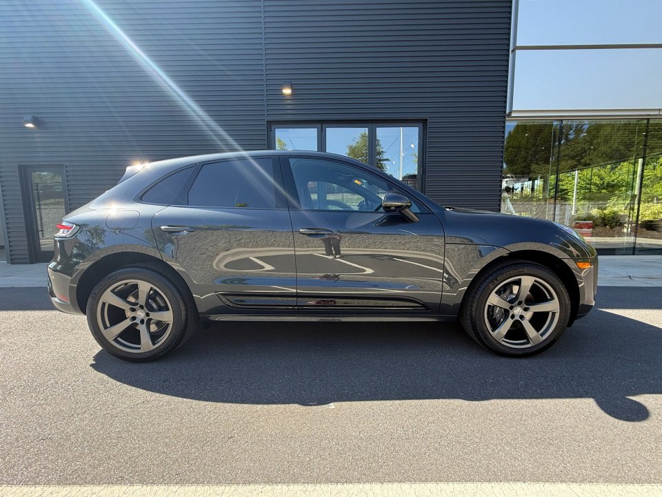 New 2026 Porsche Macan Turbo AWD/4WD image 8