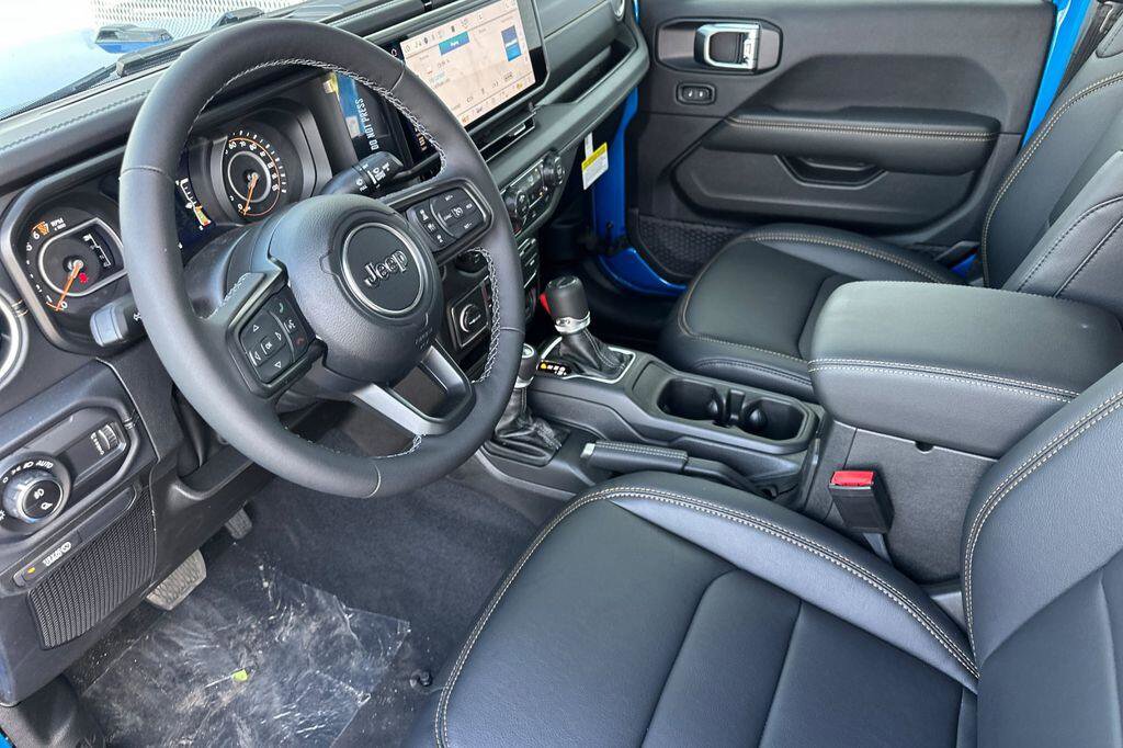 New 2026 Jeep Gladiator Sport AWD/4WD image 10