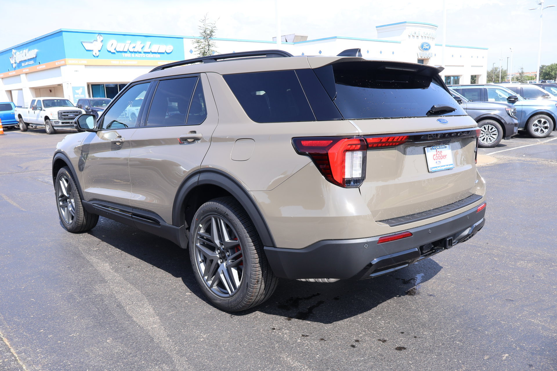 New 2026 Ford Explorer ST-Line w/ ST-Line Street Pack AWD/4WD image 24