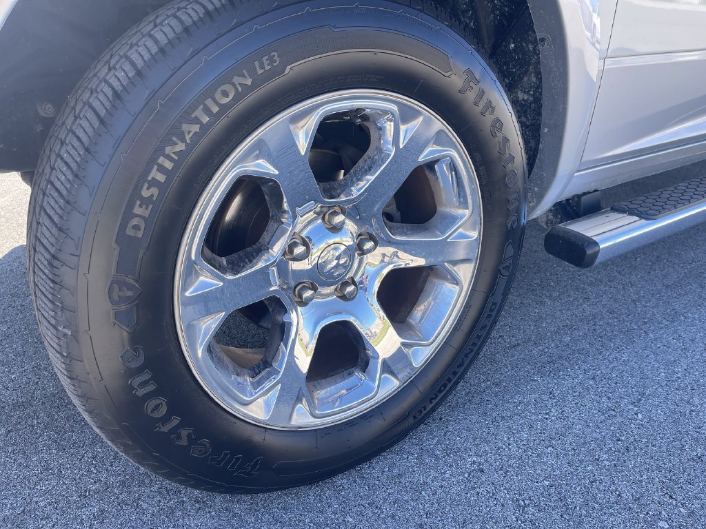 Used 2018 RAM 1500 Laramie w/ Convenience Group AWD/4WD image 10