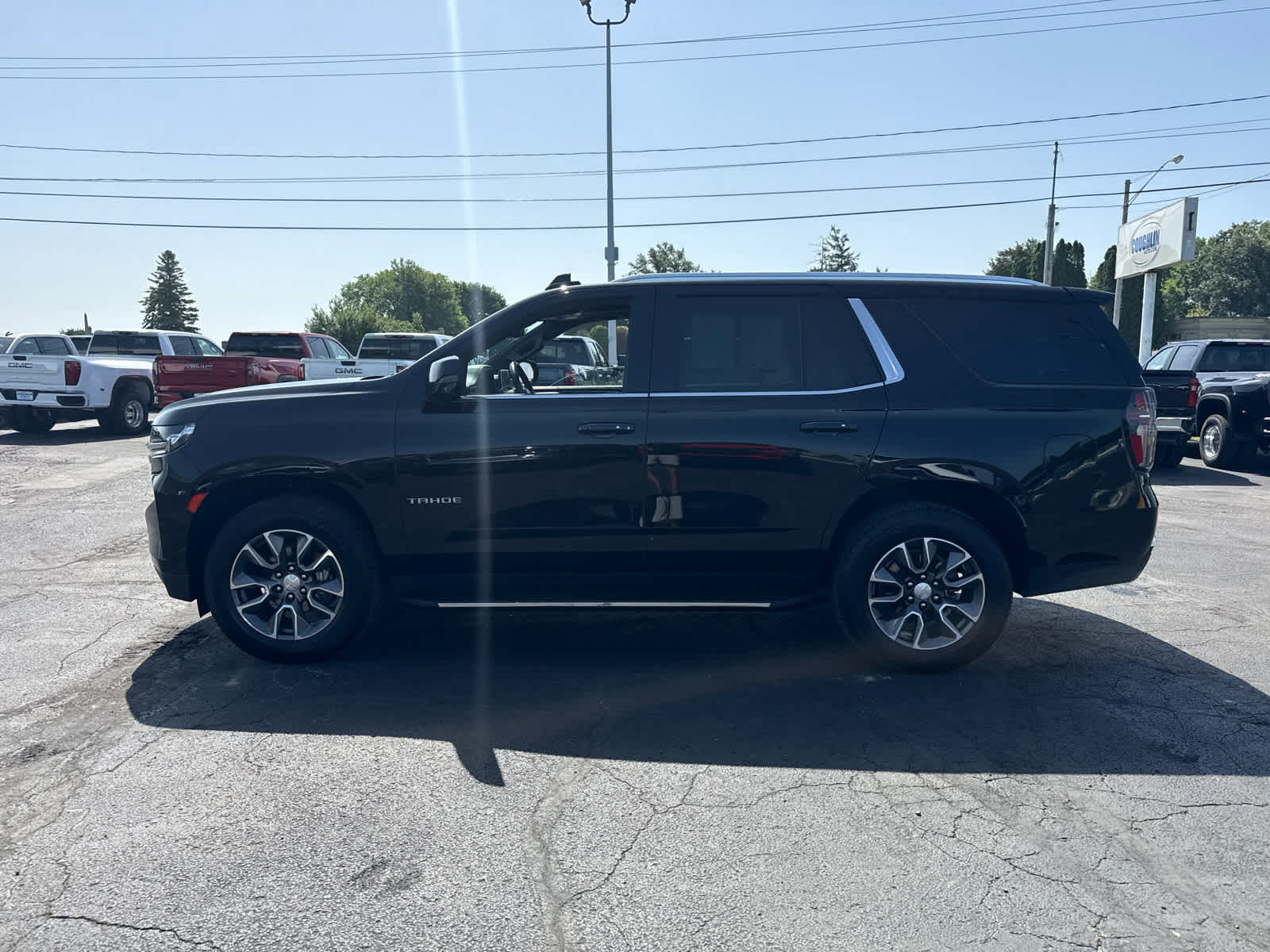 Certified 2023 Chevrolet Tahoe LT w/ LT Signature Package AWD/4WD image 2