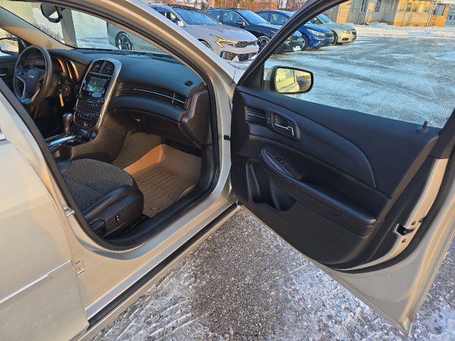 Used 2015 Chevrolet Malibu LT w/ Power Convenience Package FWD image 37