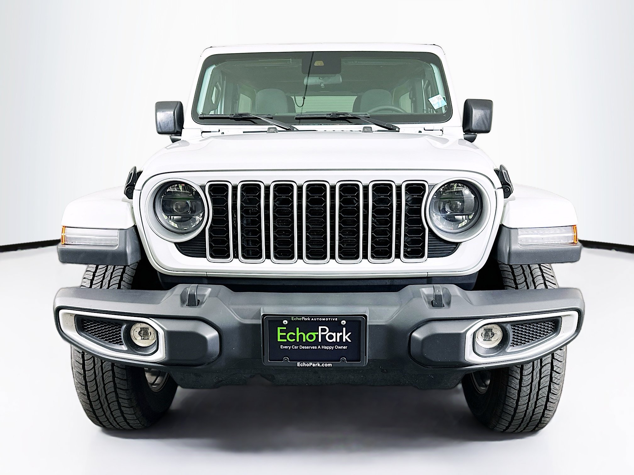 Used 2025 Jeep Wrangler Unlimited Sahara AWD/4WD image 2