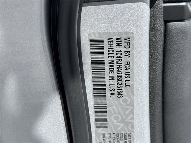 New 2025 Jeep Grand Cherokee Laredo w/ Luxury Tech Group I image 25