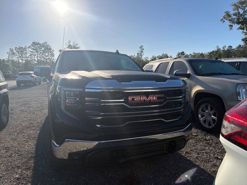 Used 2026 GMC Sierra 1500 SLT image 2