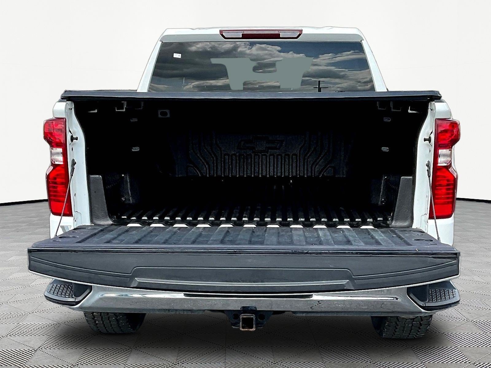 Used 2024 Chevrolet Silverado 1500 LT AWD/4WD image 7