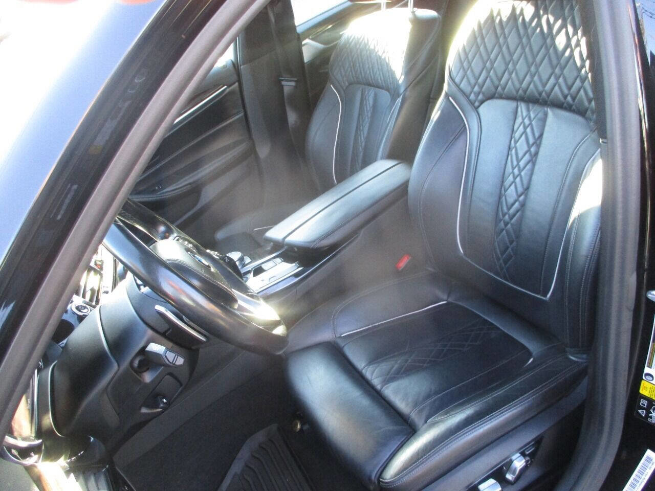 Used 2017 BMW 530i xDrive image 6