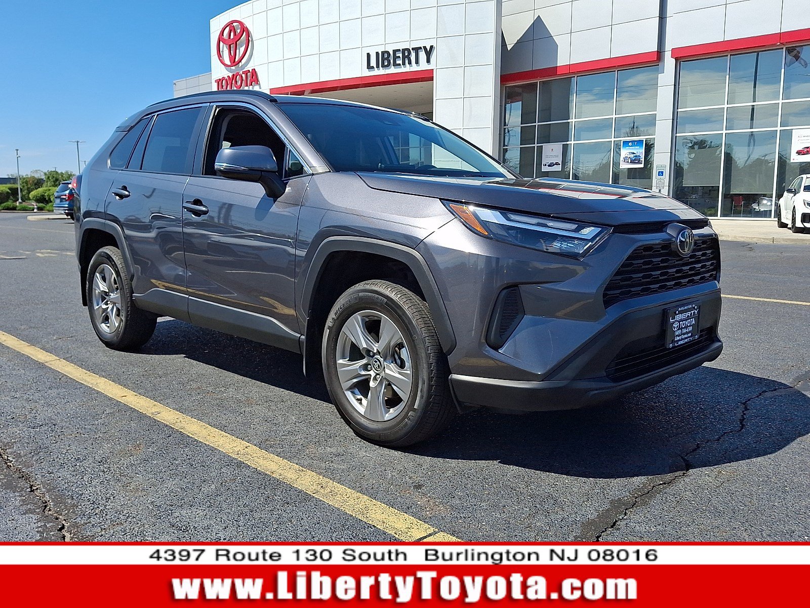 Used 2024 Toyota RAV4 XLE AWD/4WD image 1