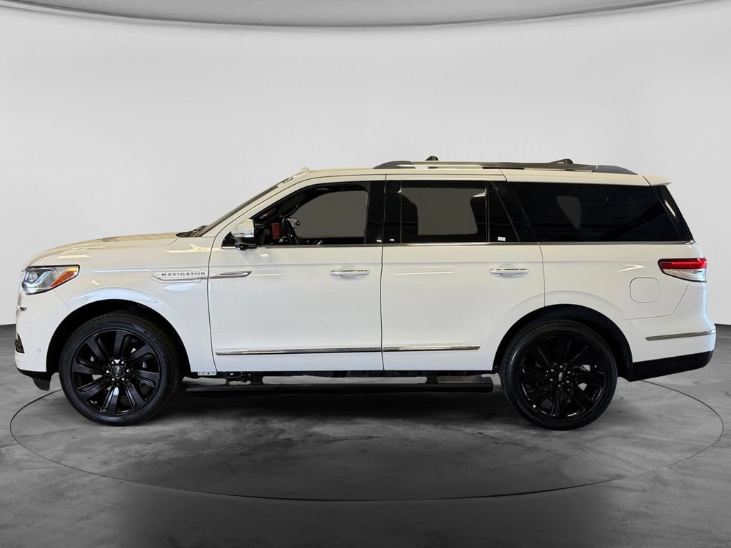 Used 2023 Lincoln Navigator Reserve AWD/4WD image 6