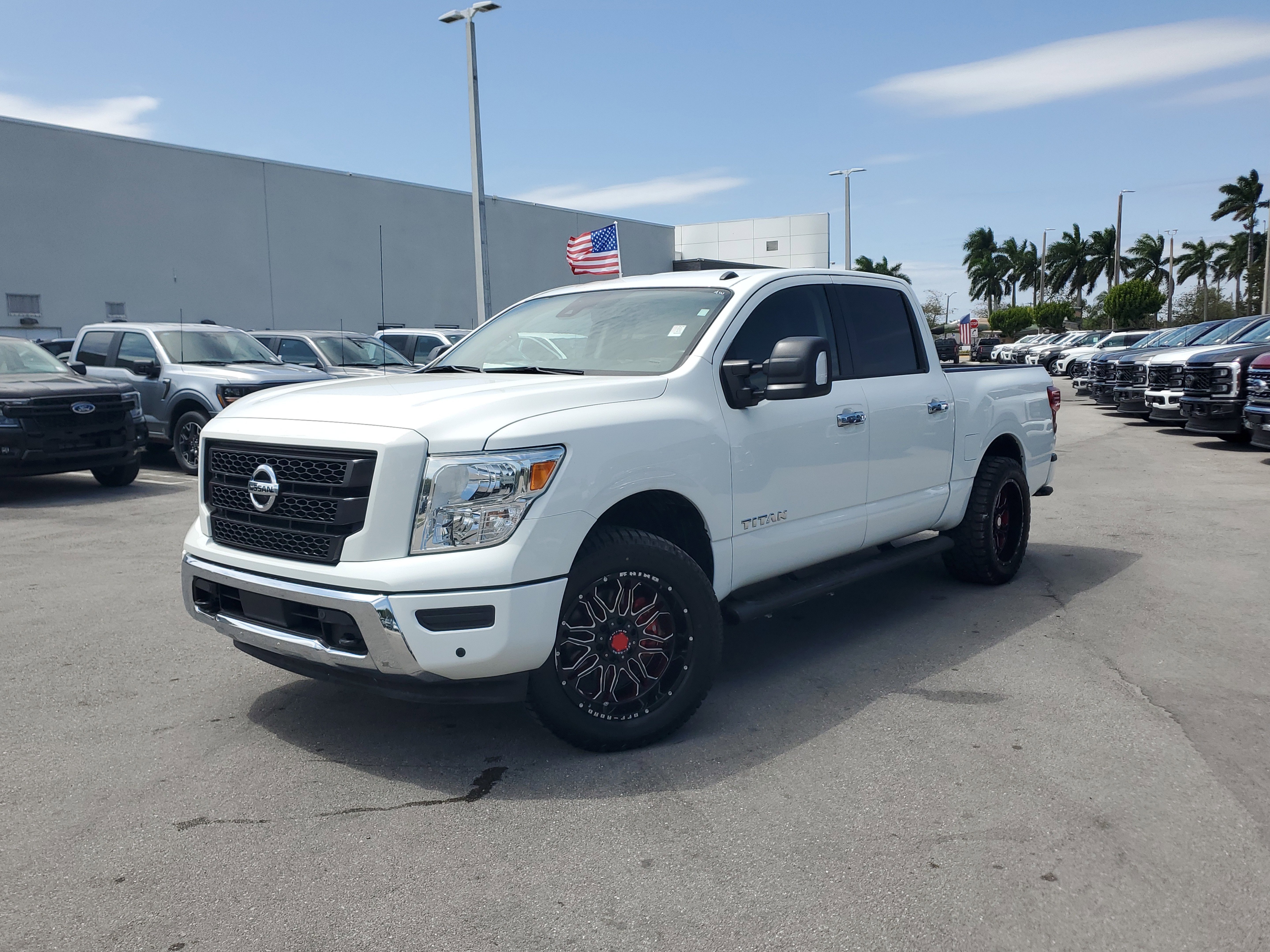 Used 2021 Nissan Titan SV w/ SV Convenience Package image 33