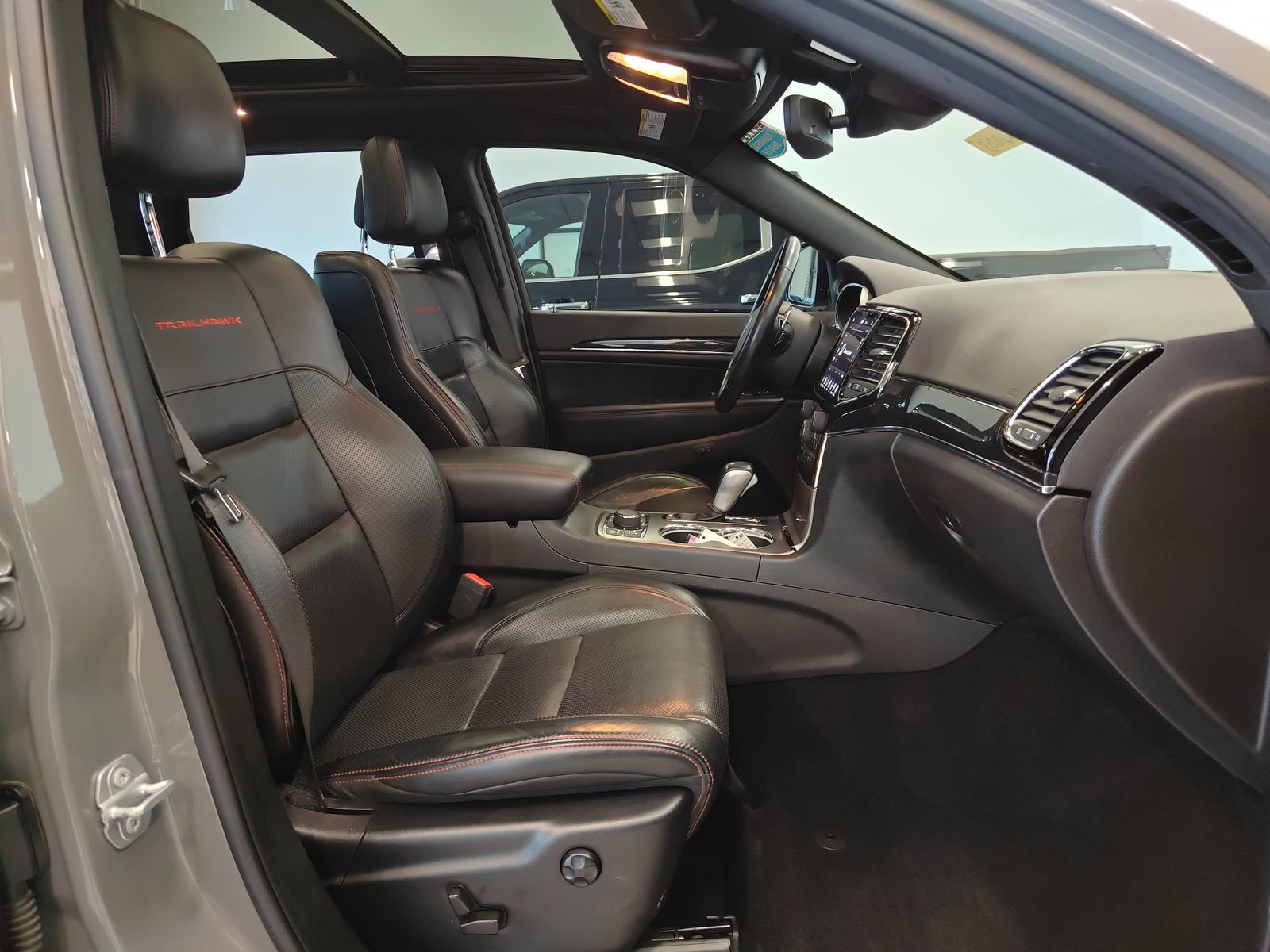 Used 2021 Jeep Grand Cherokee Trailhawk w/ Trailhawk Luxury Group image 20