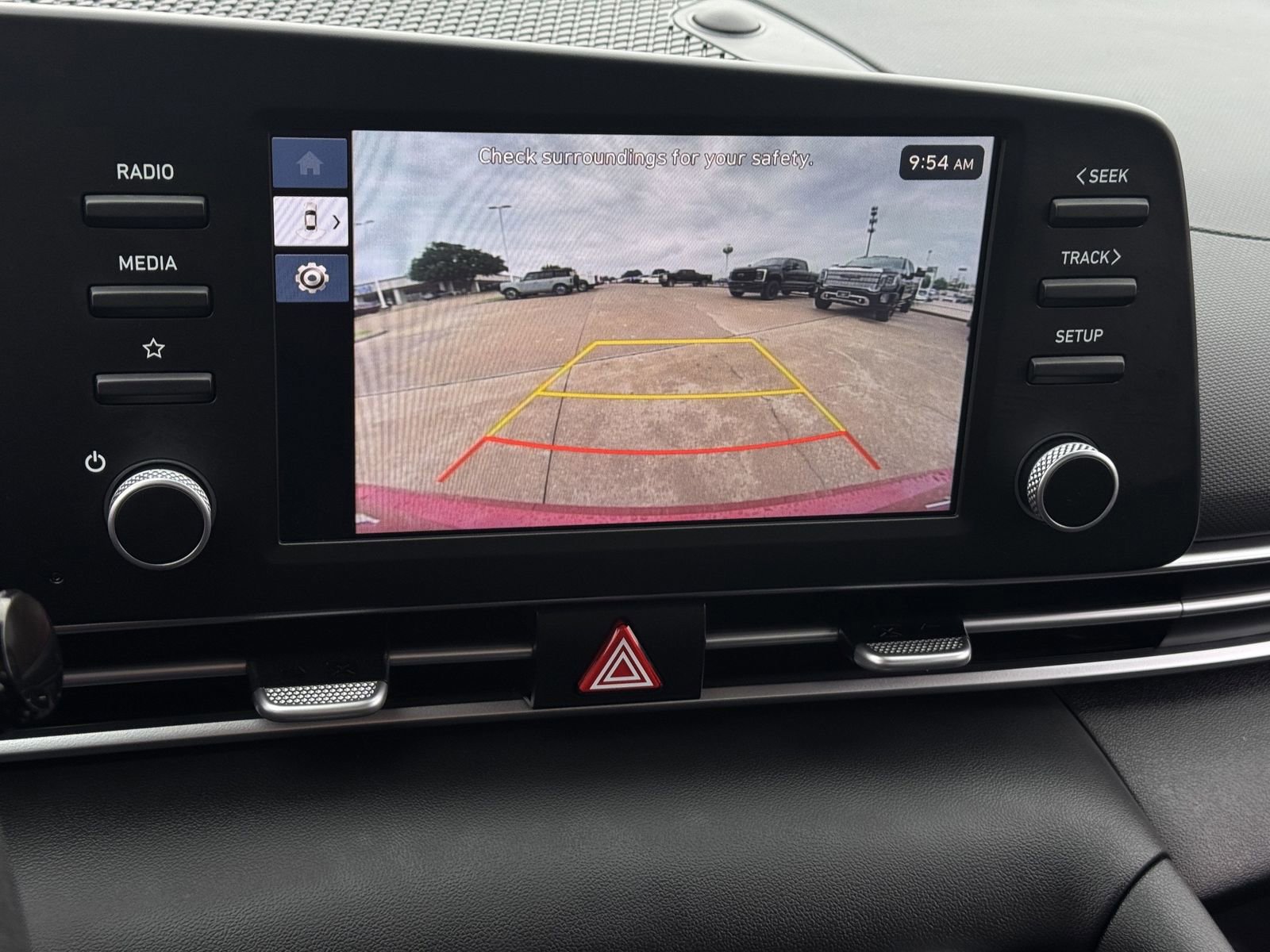 Used 2025 Hyundai Elantra SE FWD image 18