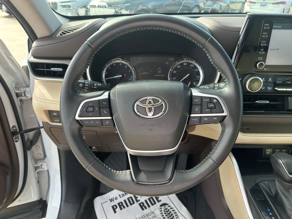 Used 2022 Toyota Highlander XLE image 15