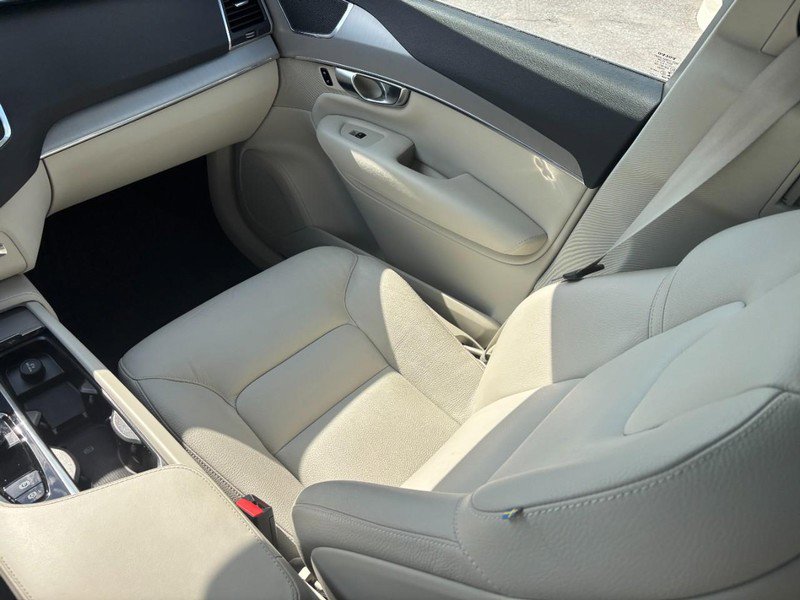 Used 2023 Volvo XC90 B5 Core w/ Protection Package Premier image 14