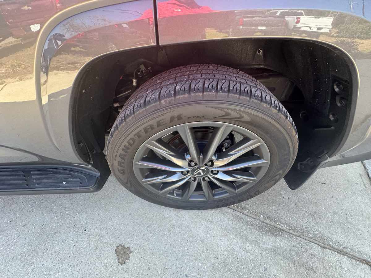 Used 2023 Lexus LX 600 F Sport image 31