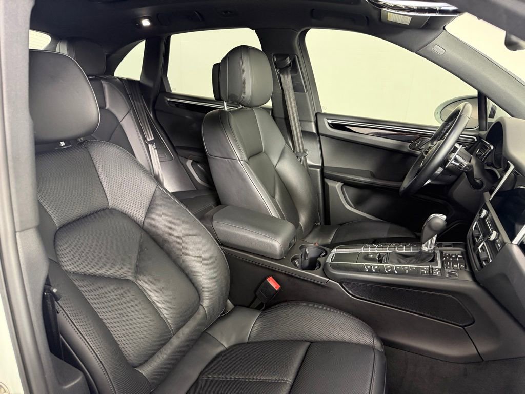 Certified 2021 Porsche Macan S AWD/4WD image 16