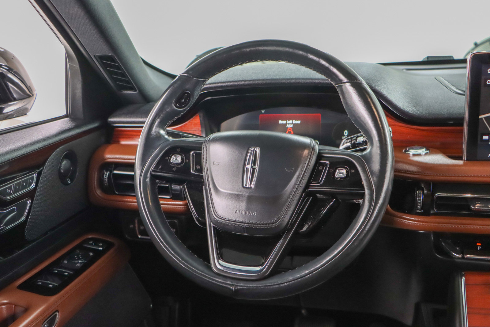 Used 2023 Lincoln Aviator Reserve w/ Equipment Group 201A image 12