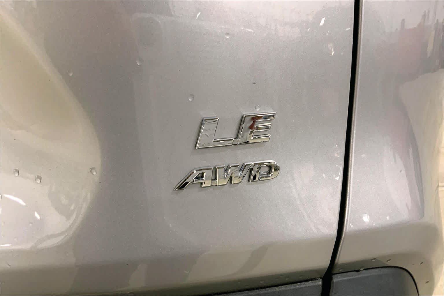 Used 2023 Toyota RAV4 LE AWD/4WD image 10