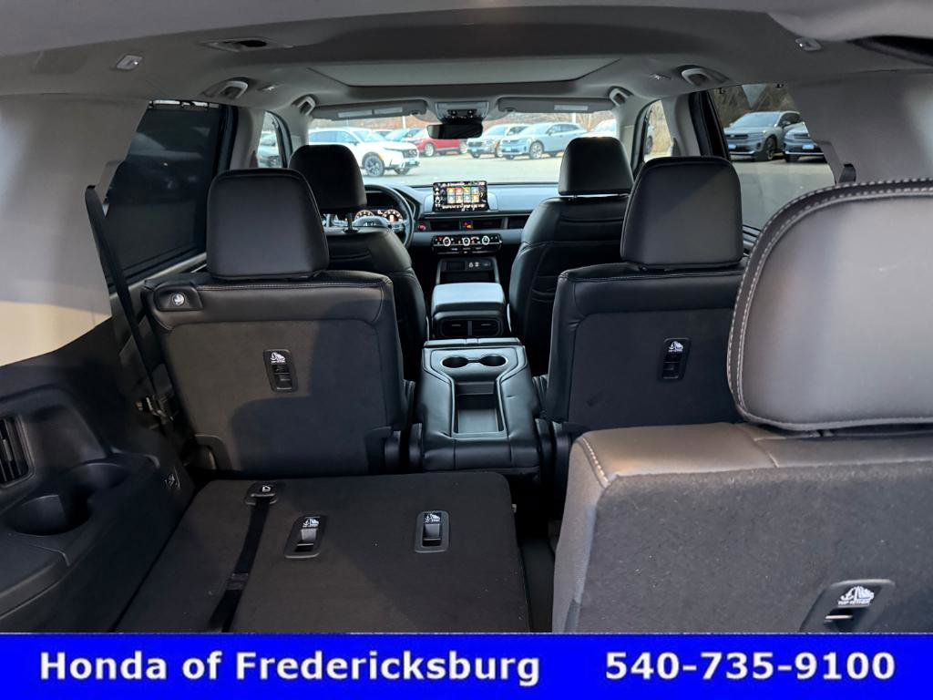 Used 2025 Honda Pilot Elite image 39