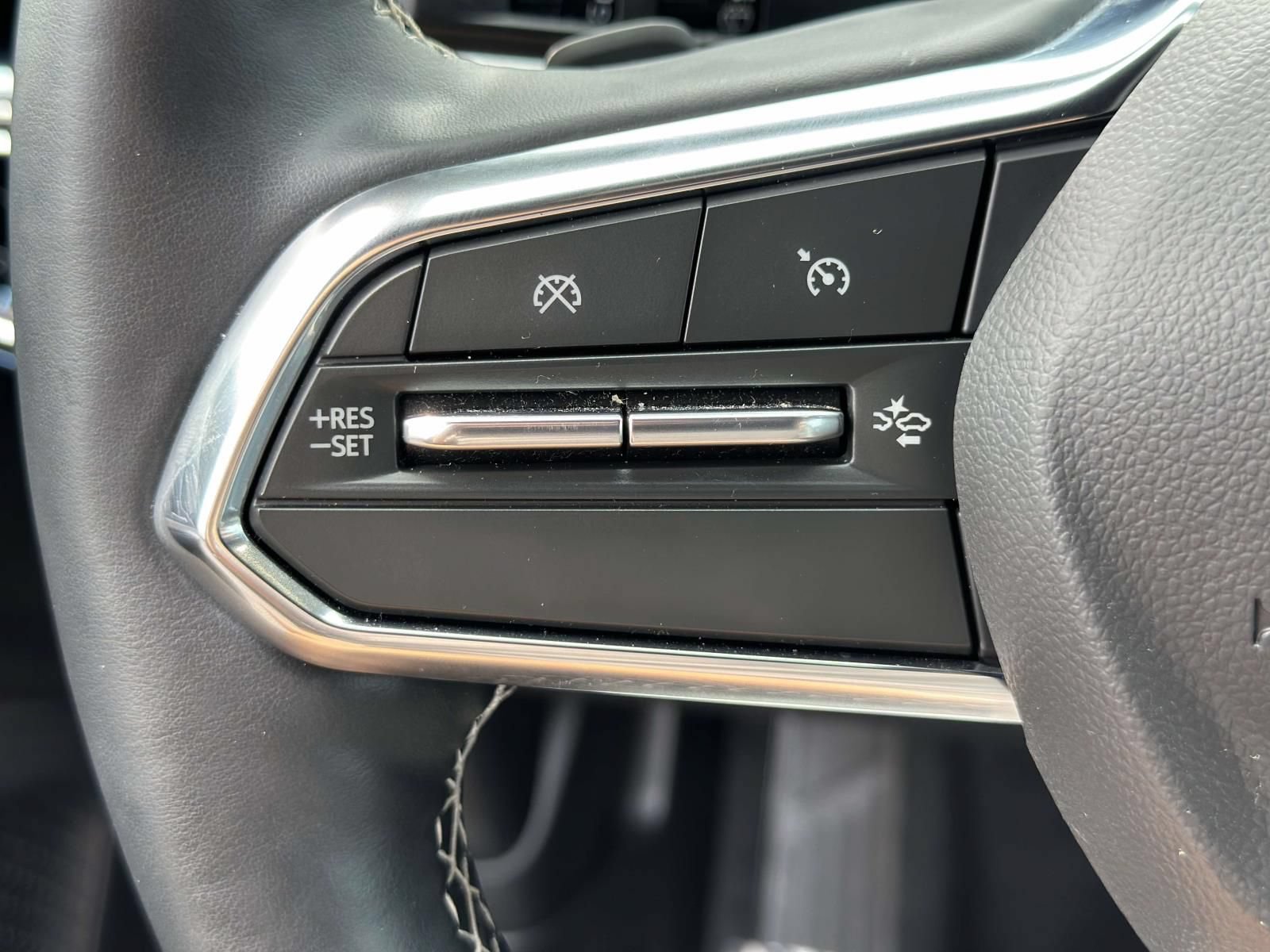 Certified 2024 Chevrolet Equinox EV LT FWD image 17