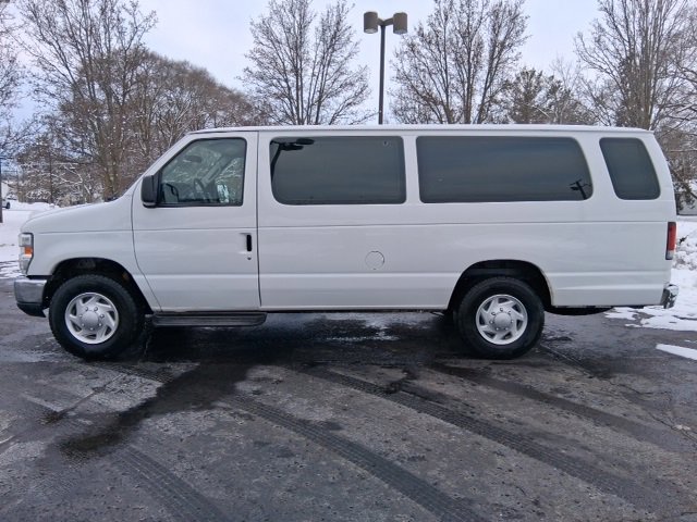 Used 2012 Ford E-350 and Econoline 350 XLT image 3