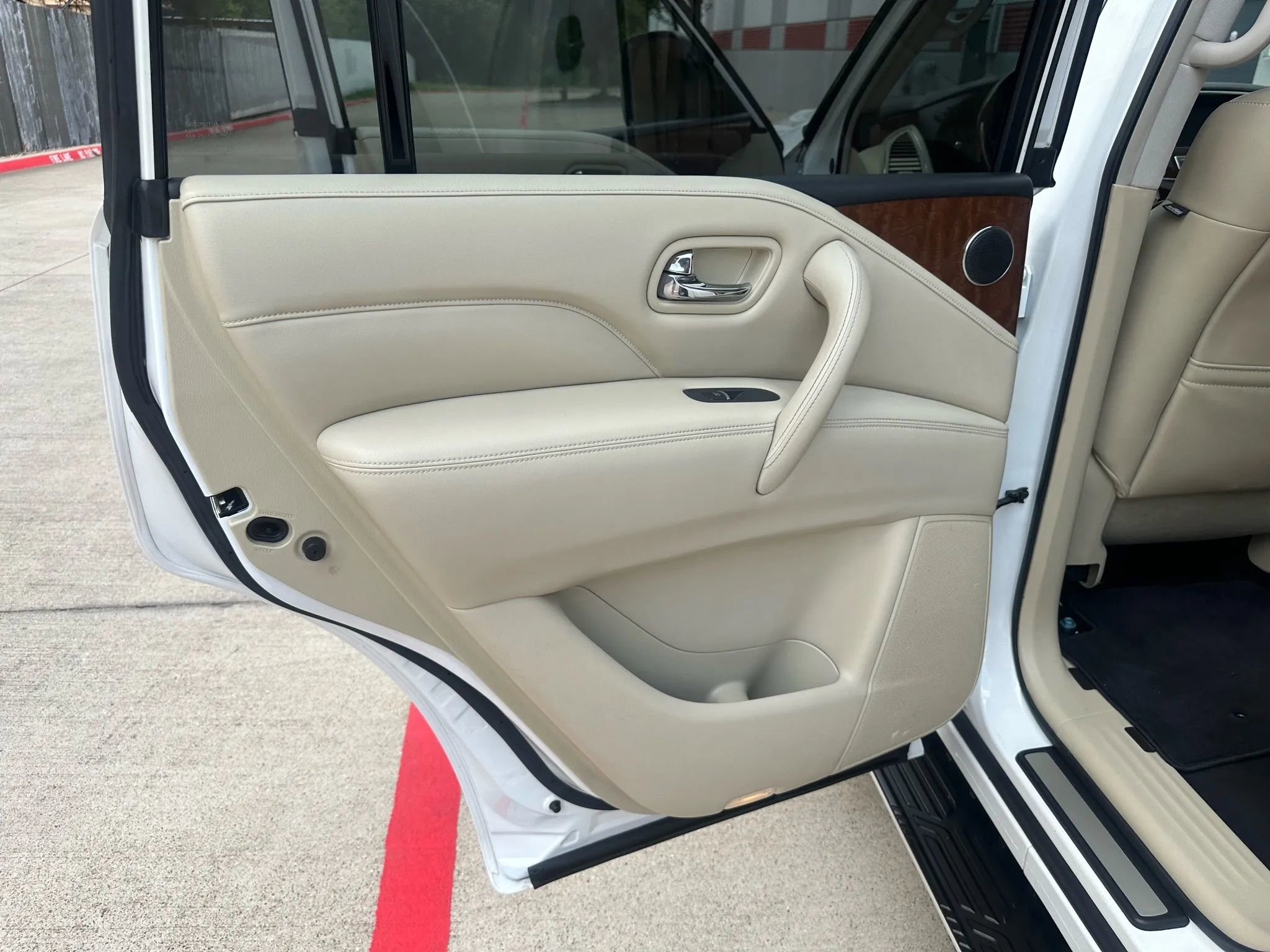 Used 2018 INFINITI QX80 2WD w/ Driver Assistance Package image 19