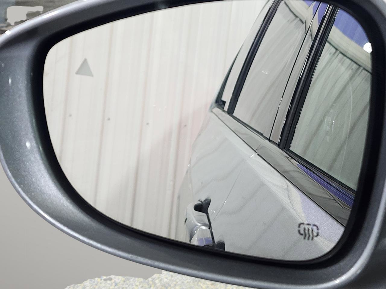 Used 2020 Chrysler Pacifica Touring w/ S Appearance Package image 30