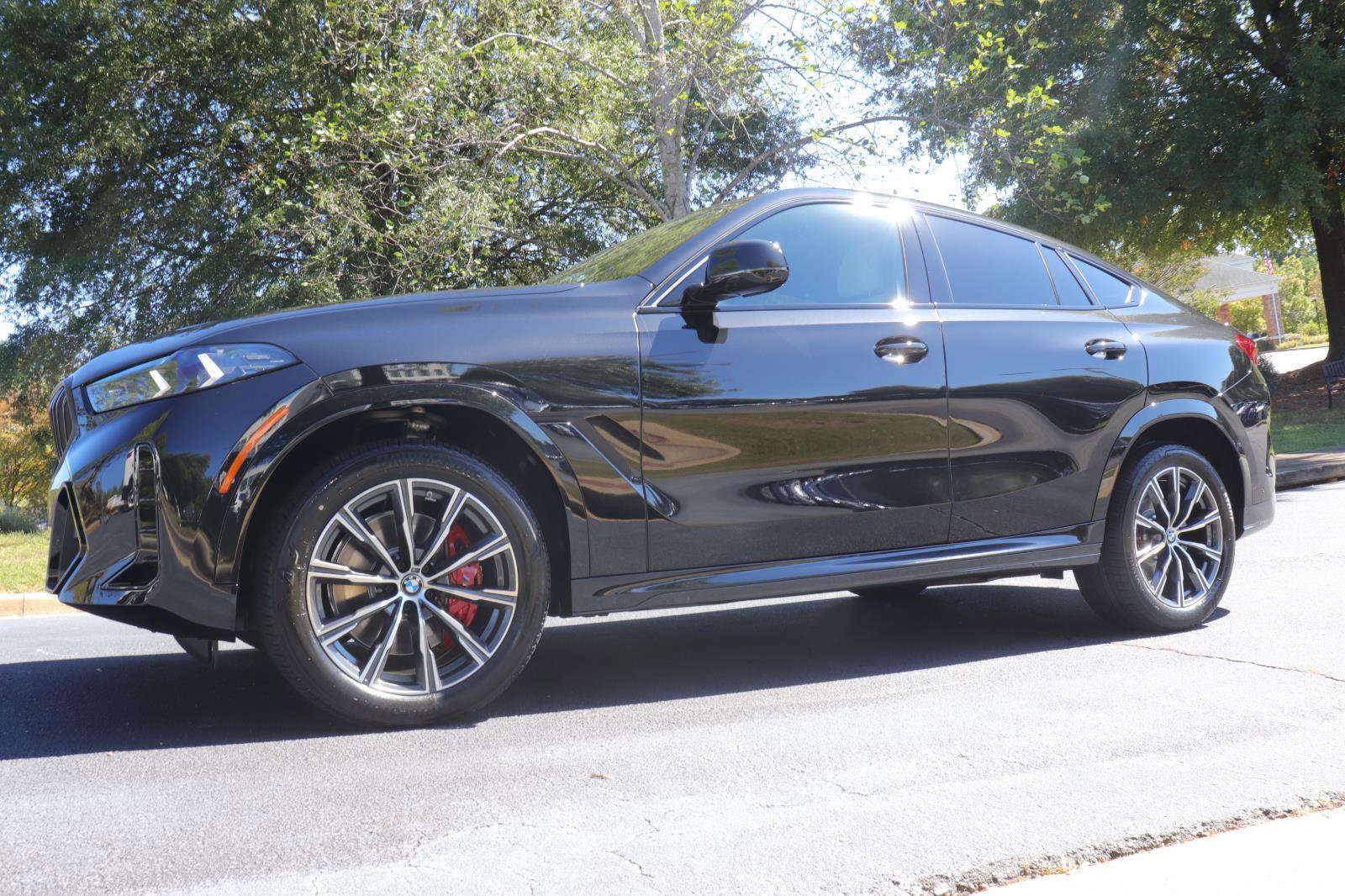 New 2026 BMW X6 xDrive40i w/ Executive Package