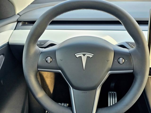 Used 2023 Tesla Model Y Performance image 29