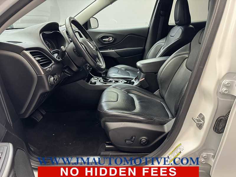 Used 2019 Jeep Cherokee Limited image 13