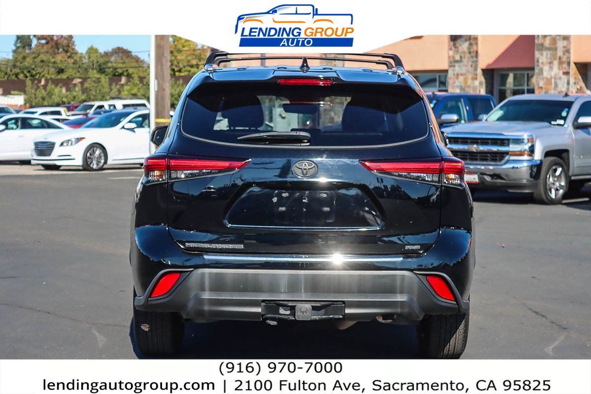 Used 2021 Toyota Highlander XLE image 10