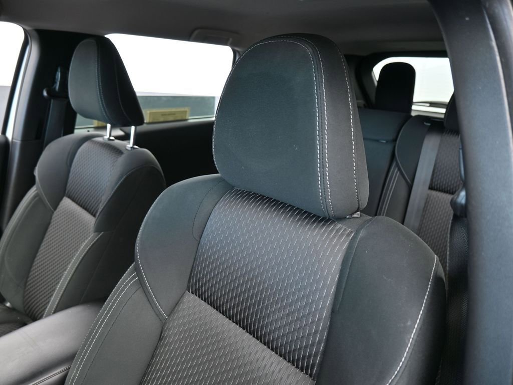 Used 2022 Mitsubishi Outlander ES image 16