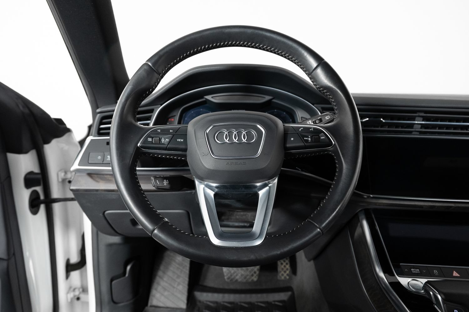 Used 2019 Audi Q8 Premium w/ Convenience Package AWD/4WD image 31