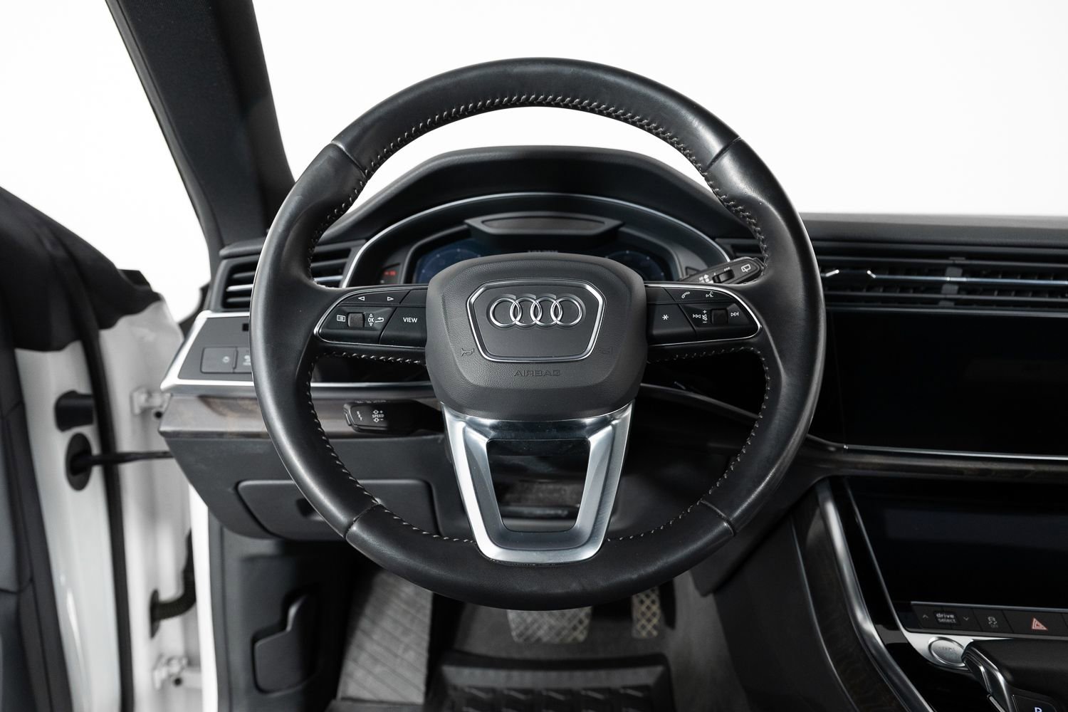 Used 2019 Audi Q8 Premium w/ Convenience Package image 31