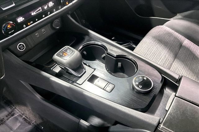 Used 2021 Nissan Rogue S AWD/4WD image 18