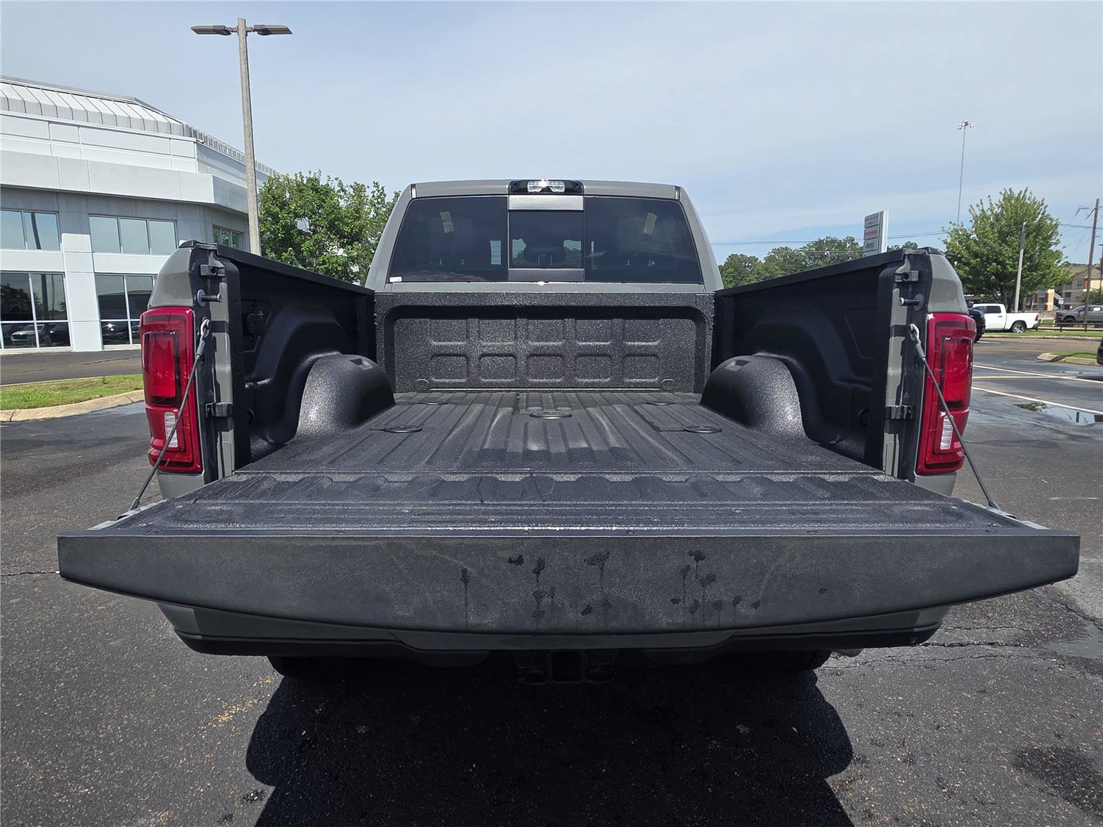 New 2026 RAM 2500 Laramie AWD/4WD image 31