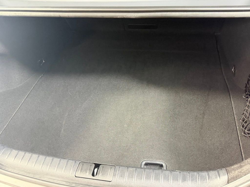 Used 2025 Genesis G70 2.5T image 27