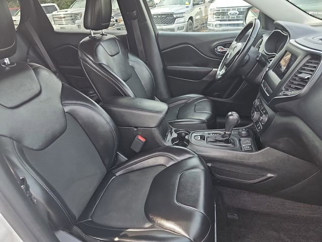 Used 2019 Jeep Cherokee Latitude Plus image 11