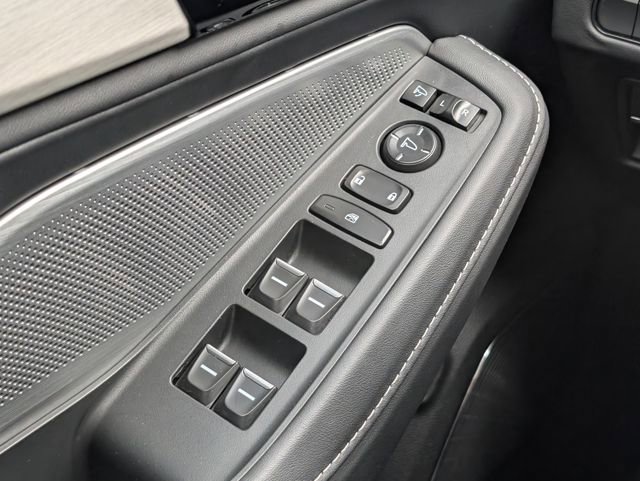 Used 2025 Acura MDX w/ Technology Package image 25