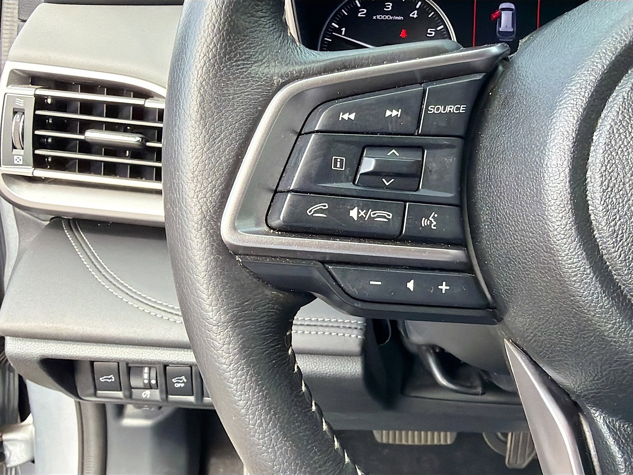 Certified 2025 Subaru Outback Limited w/ Popular Package #2 image 37