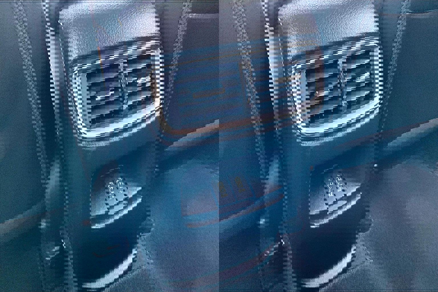 Used 2020 Honda CR-V Touring image 33