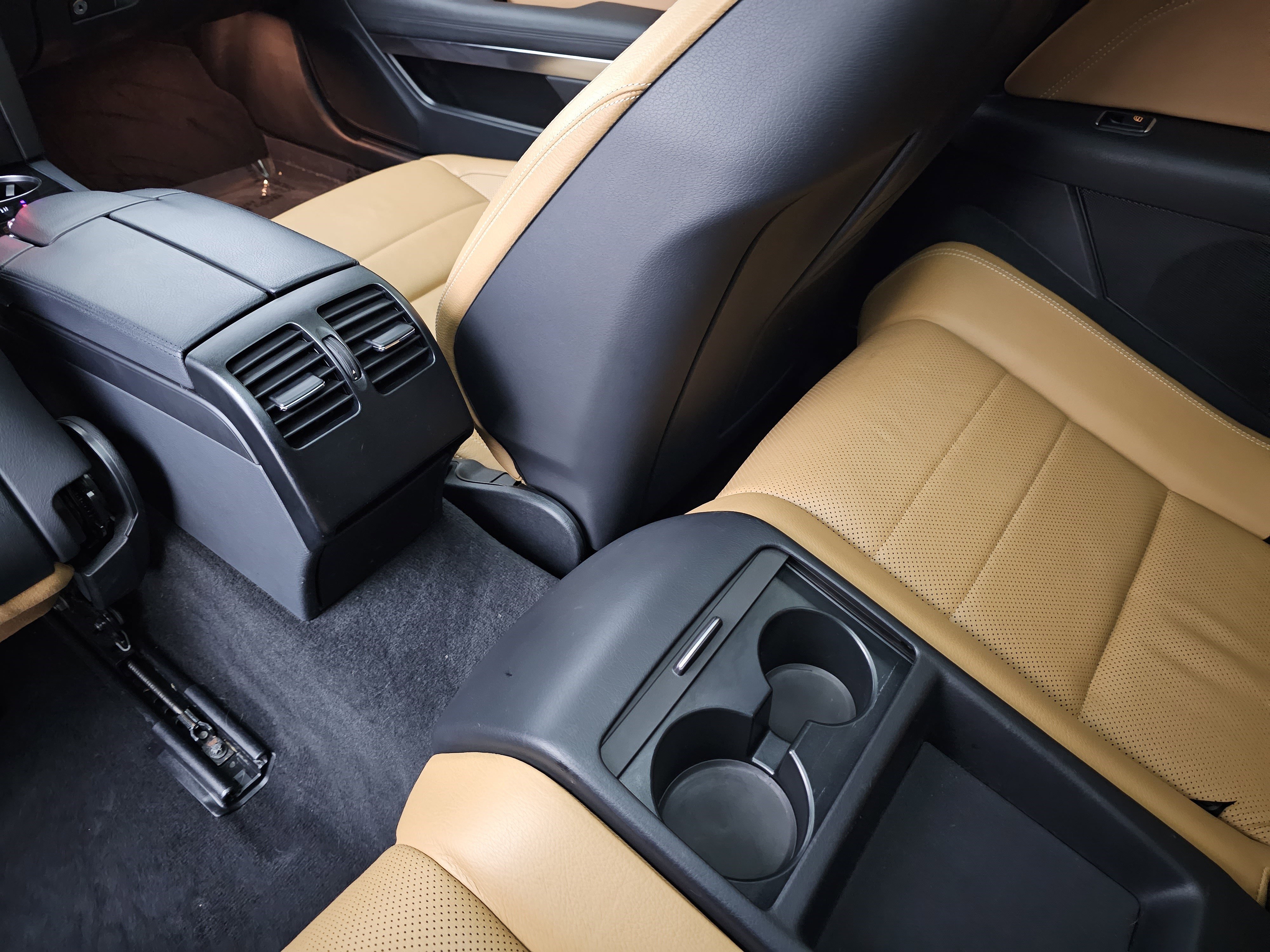 Used 2015 Mercedes-Benz E 400 4MATIC Coupe image 13