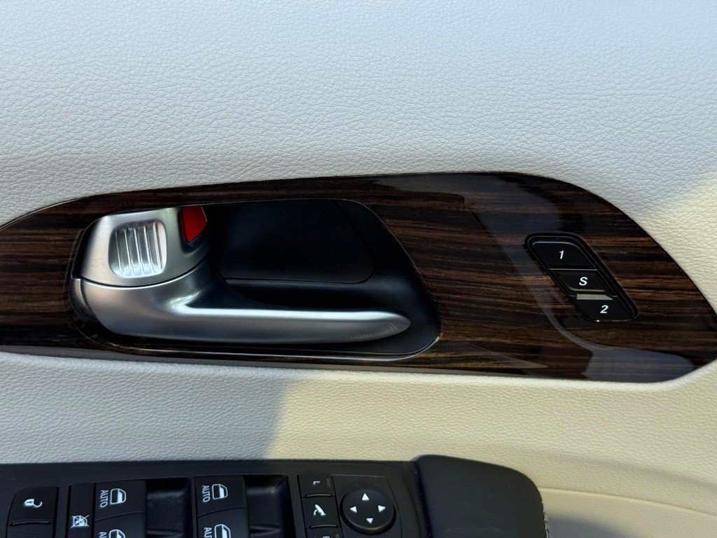Used 2024 Chrysler Pacifica Limited FWD image 19
