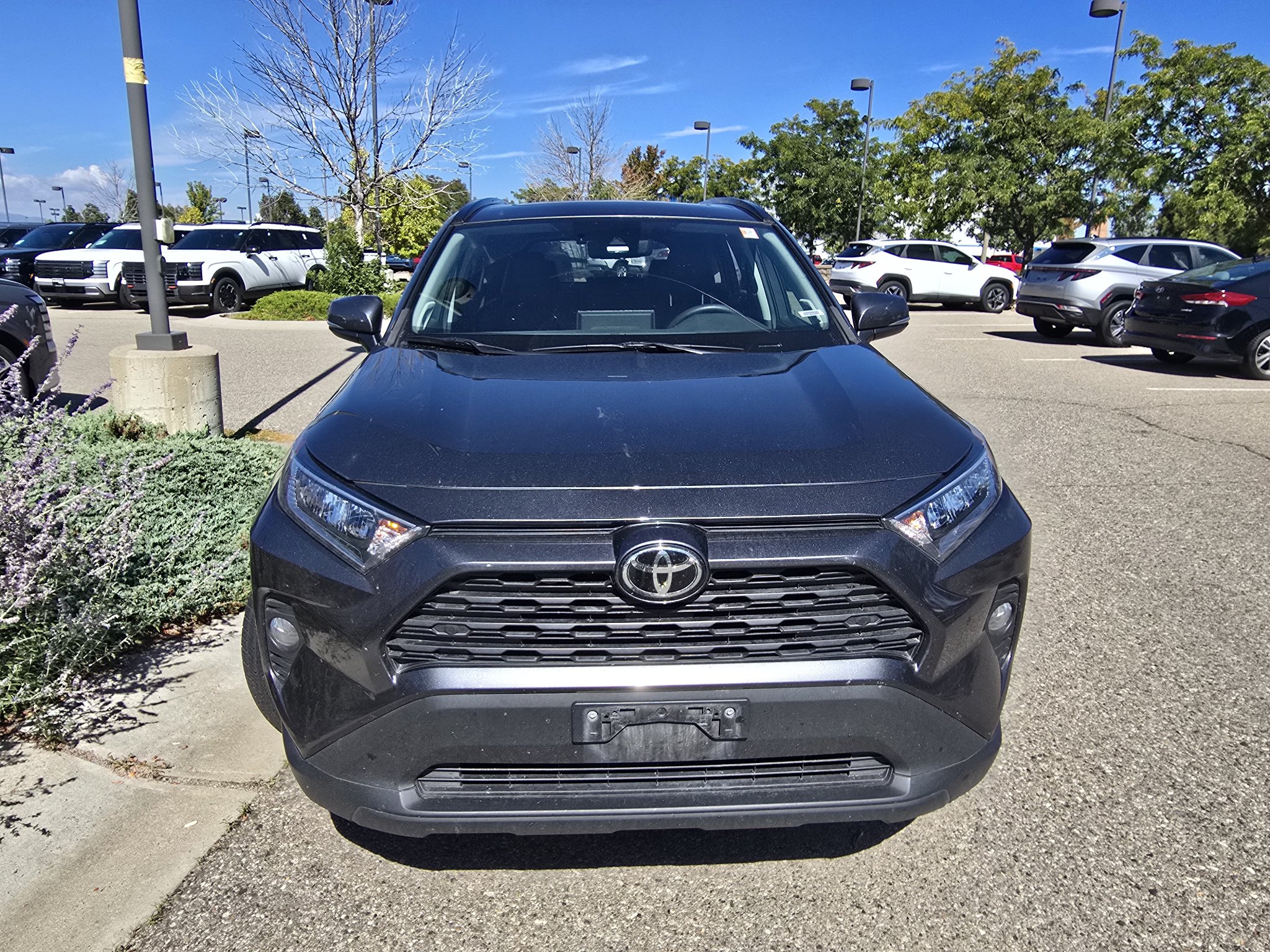 Used 2020 Toyota RAV4 XLE Premium AWD/4WD image 9
