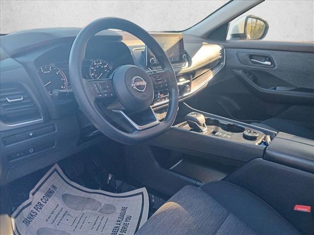 Used 2023 Nissan Rogue SV image 14