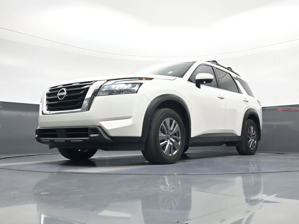 Used 2024 Nissan Pathfinder SV w/ Cargo Package FWD image 19